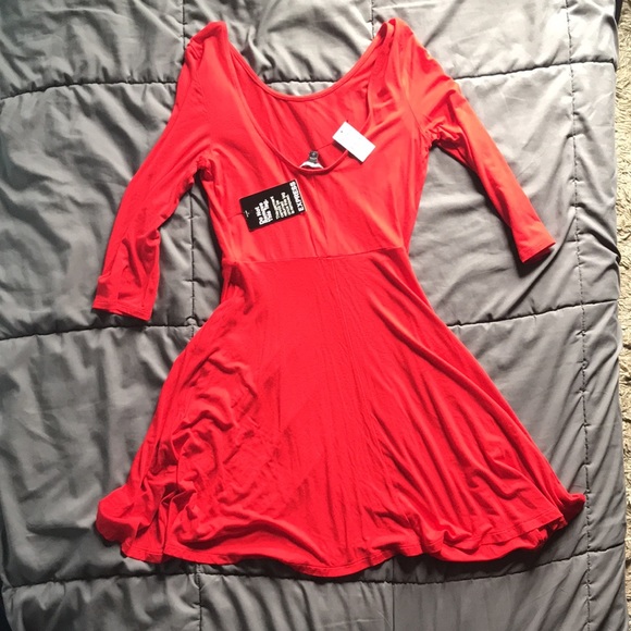 EXPRESS small/petite red mini dress with 3 quarter sleeve .Brand New with tags. - Picture 2 of 8